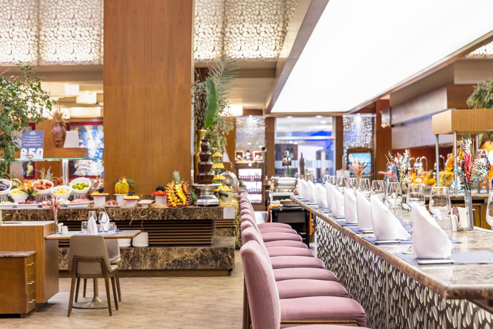 Concorde De Luxe Resort Αττάλεια Εξωτερικό φωτογραφία The buffet at the MGM Grand
