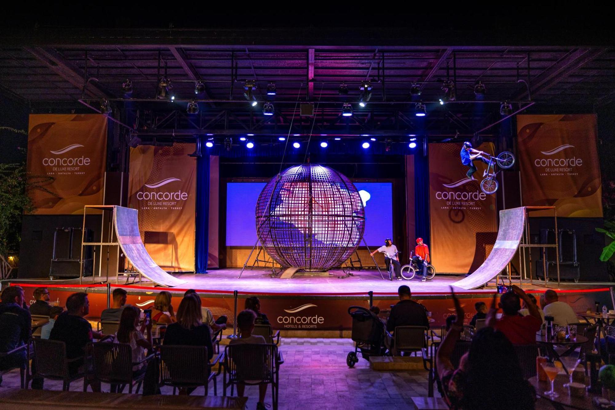 Concorde De Luxe Resort Αττάλεια Εξωτερικό φωτογραφία The stage at the 2008 National Finals Rodeo