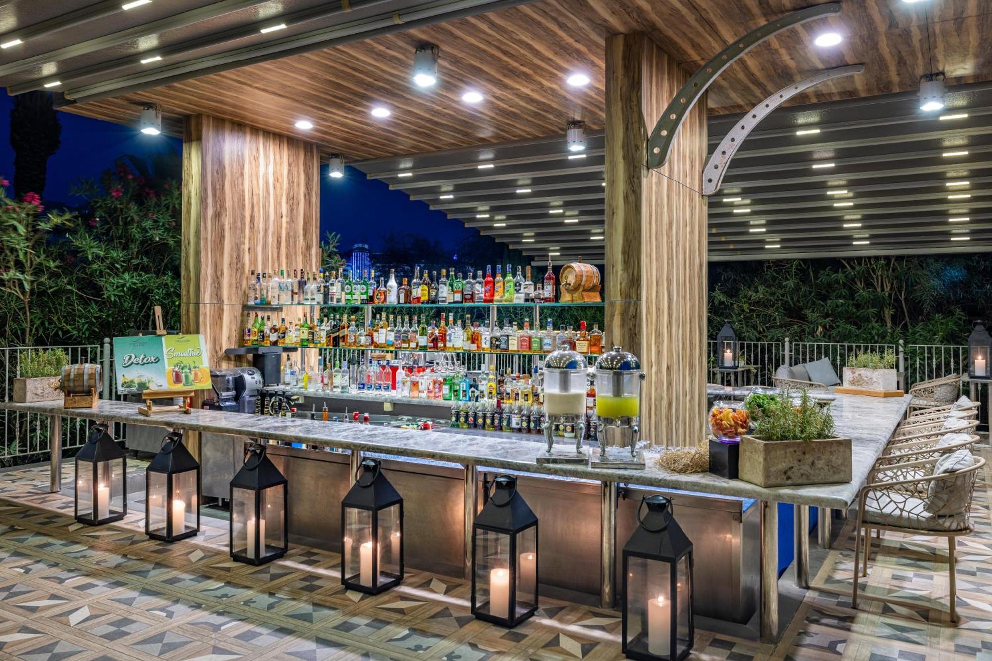Concorde De Luxe Resort Αττάλεια Εξωτερικό φωτογραφία The Pool Bar